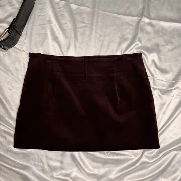 Zara Burgundy Mini Skirt with Belt - Picture 5 of 9